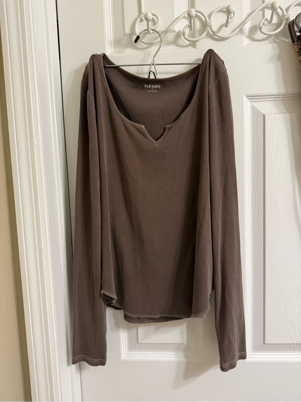 Old Navy Women's Long Sleeve V-Neck Top in Brown
